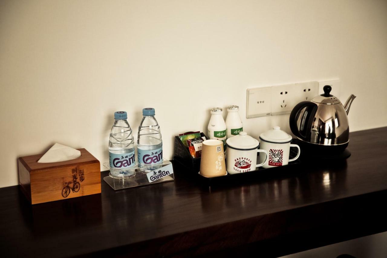 בייג'ינג Nostalgia Hotel Near Prince Gong'S Mansion- Beihai Park, Tian'Anmen Square, Nanluoguxiang Hutong, Huguosi Hutong Snack Street, 5 Minutes Walk Away From Ping'Anli Subway Station, Free Ice Cream And Laundry Service,English Communication Well מראה חיצוני תמונה